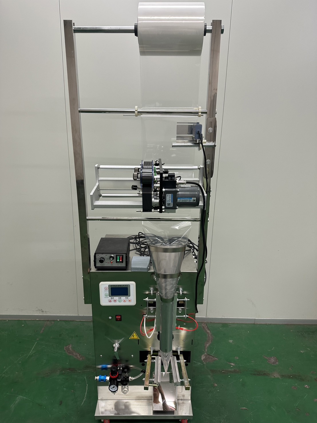 YC-ST650手投式包裝機(液晶氣動款)