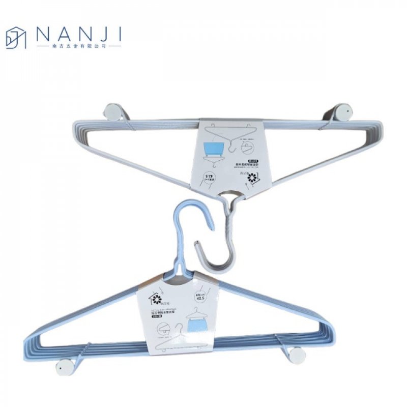 【台南南吉五金】6615扭花帶鉤浸塑衣架 10入/組  肩寬42.5cm