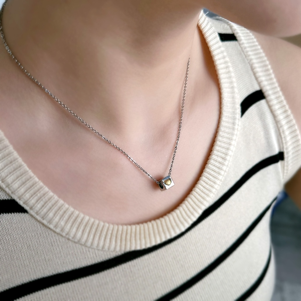 情侶對墜小盒子墜子情侶對鍊鈦鋼醫療鋼西德鋼黃色愛心立方